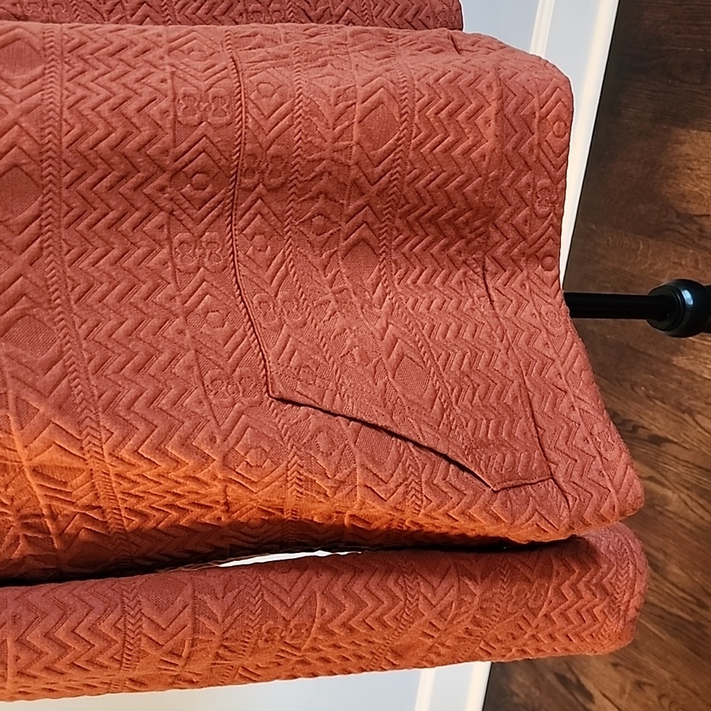 Elings Rust Pullover - Picture 3 of 6